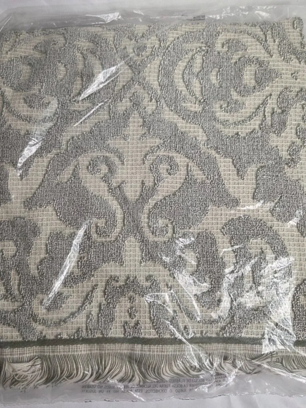 Set of 2 POTTERY BARN Delphine Sculpted Bath Towel, Loden NEW IN PACKAGE - READ